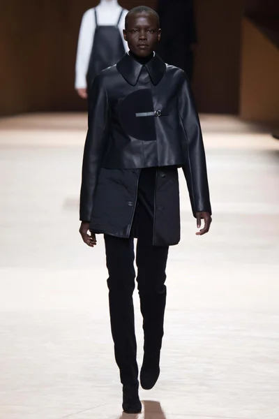 Look 1